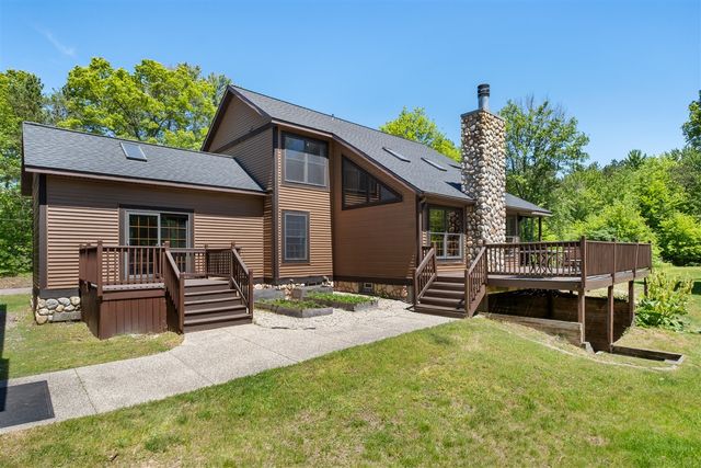 13324 Hickory Road, Fruitport, MI 49415