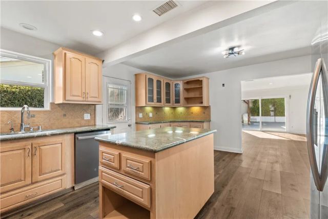 6515 Kenwater, West Hills, CA 91307