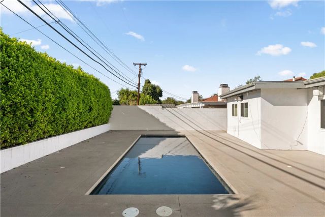 6515 Kenwater, West Hills, CA 91307