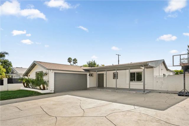 6515 Kenwater, West Hills, CA 91307