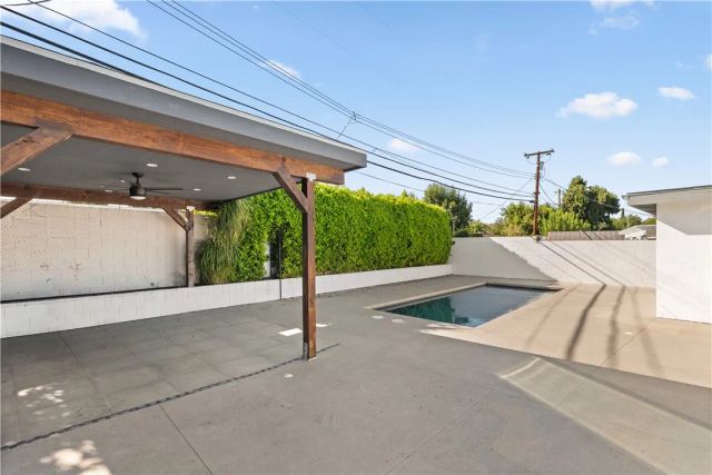 6515 Kenwater, West Hills, CA 91307