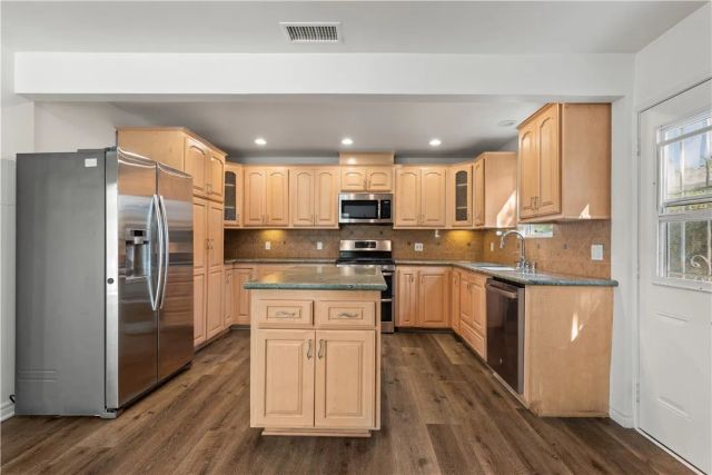 6515 Kenwater, West Hills, CA 91307