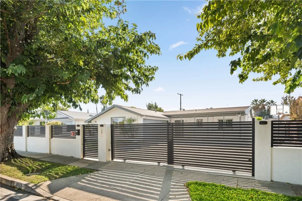 6515 Kenwater, West Hills, CA 91307