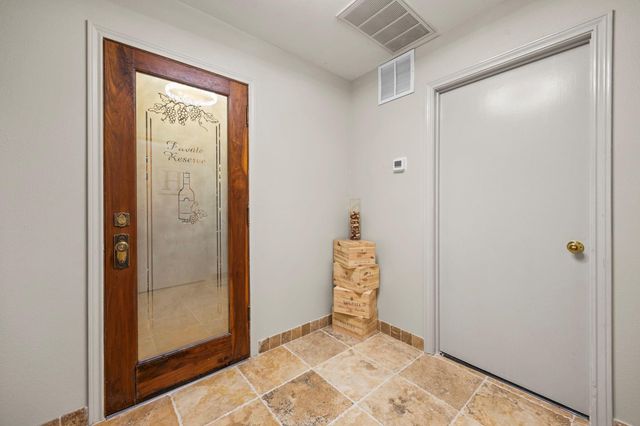 1524 Travis Street, Columbus, TX 78934