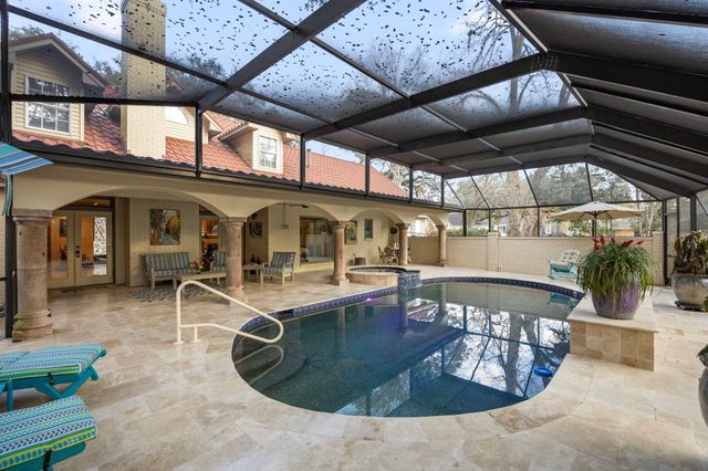 1524 Travis Street, Columbus, TX 78934