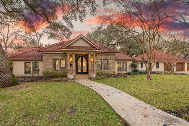 1524 Travis Street, Columbus, TX 78934