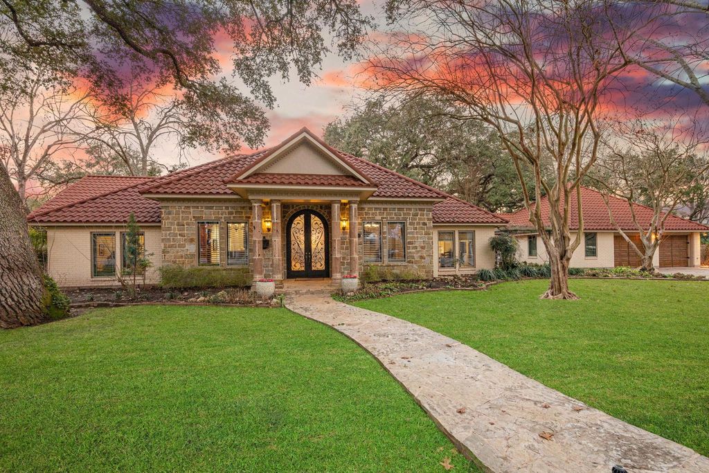 1524 Travis Street, Columbus, TX 78934