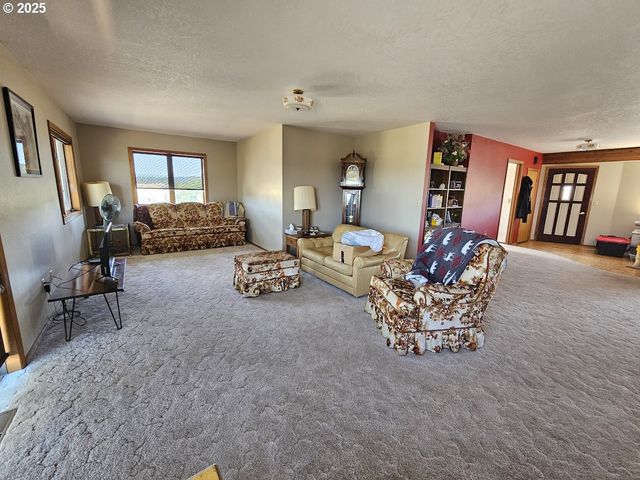 1014 ROE Dr, Goldendale, WA 98620