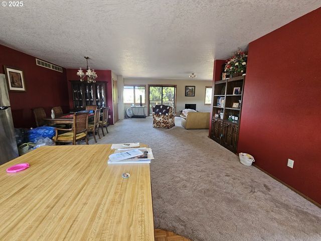 1014 ROE Dr, Goldendale, WA 98620