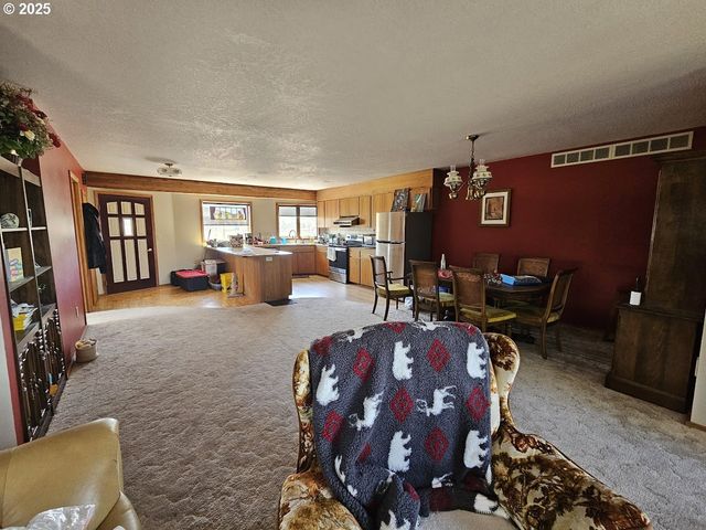 1014 ROE Dr, Goldendale, WA 98620