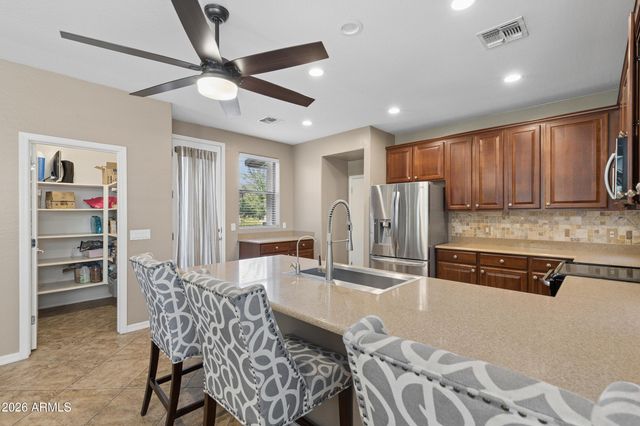 15655 W MONTECITO Avenue, Goodyear, AZ 85395