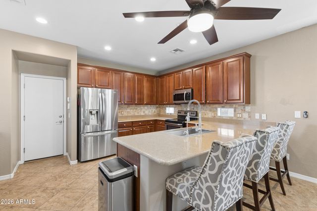 15655 W MONTECITO Avenue, Goodyear, AZ 85395
