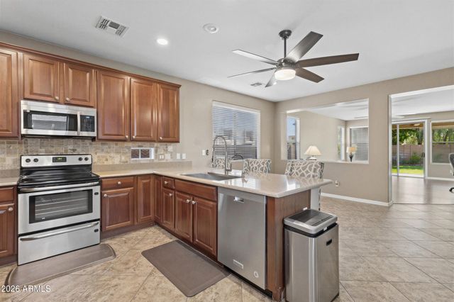 15655 W MONTECITO Avenue, Goodyear, AZ 85395