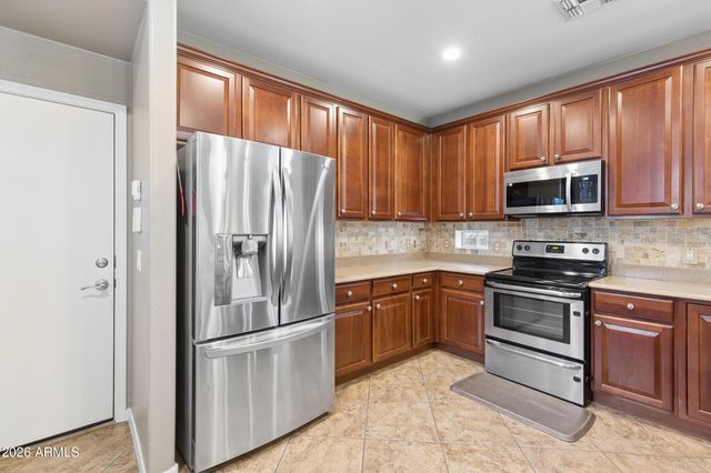 15655 W MONTECITO Avenue, Goodyear, AZ 85395
