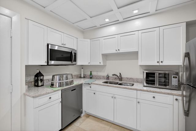 3322 Casseekey Island Road 1304, Jupiter, FL 33477