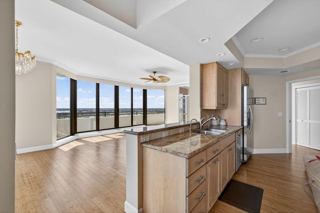 3322 Casseekey Island Road 1304, Jupiter, FL 33477