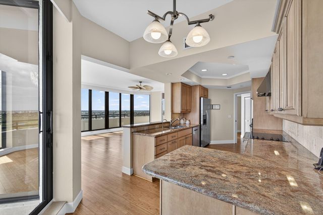 3322 Casseekey Island Road 1304, Jupiter, FL 33477