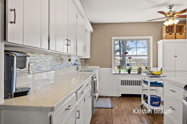 4078 Highgate Road, Norton Shores City, MI 49441
