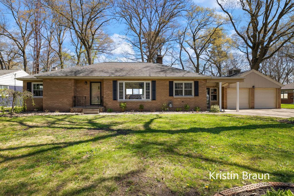 4078 Highgate Road, Norton Shores City, MI 49441