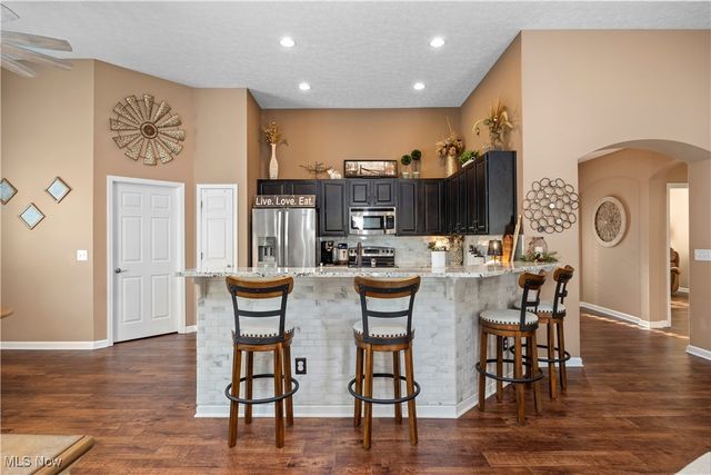 9130 Devonshire Drive, Olmsted Falls, OH 44138