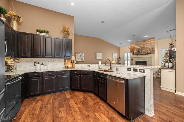 9130 Devonshire Drive, Olmsted Falls, OH 44138