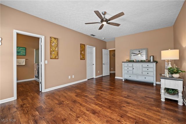 9130 Devonshire Drive, Olmsted Falls, OH 44138