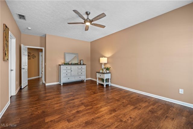 9130 Devonshire Drive, Olmsted Falls, OH 44138