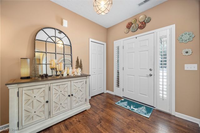 9130 Devonshire Drive, Olmsted Falls, OH 44138