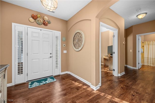 9130 Devonshire Drive, Olmsted Falls, OH 44138