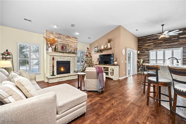 9130 Devonshire Drive, Olmsted Falls, OH 44138