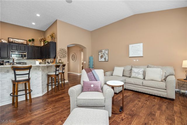 9130 Devonshire Drive, Olmsted Falls, OH 44138