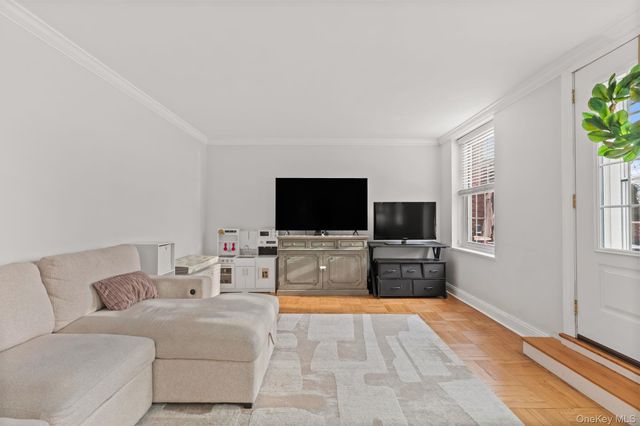 1350 Midland Avenue 1O, Bronxville, NY 10708