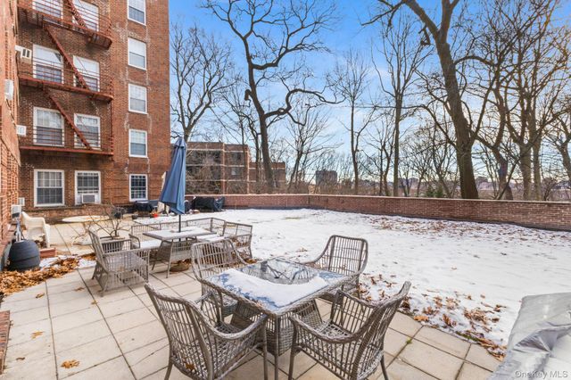 1350 Midland Avenue 1O, Bronxville, NY 10708