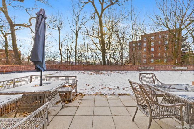 1350 Midland Avenue 1O, Bronxville, NY 10708