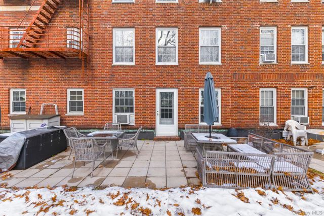 1350 Midland Avenue 1O, Bronxville, NY 10708