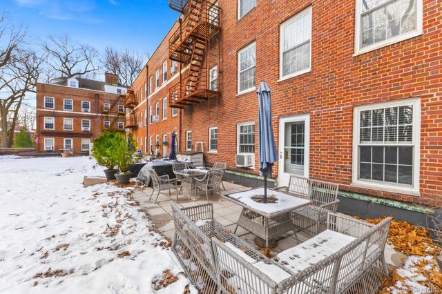 1350 Midland Avenue 1O, Bronxville, NY 10708