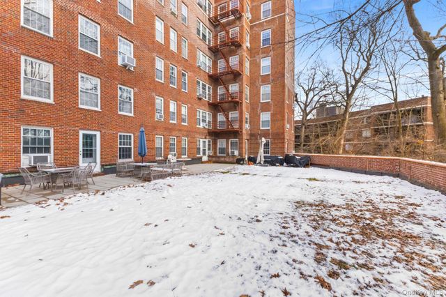 1350 Midland Avenue 1O, Bronxville, NY 10708