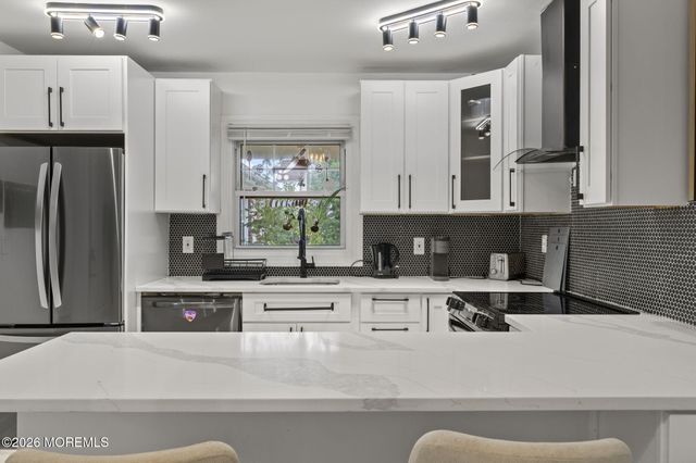 1 Madestone Lane, Willingboro, NJ 08046