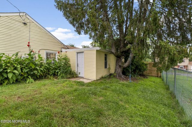 1 Madestone Lane, Willingboro, NJ 08046