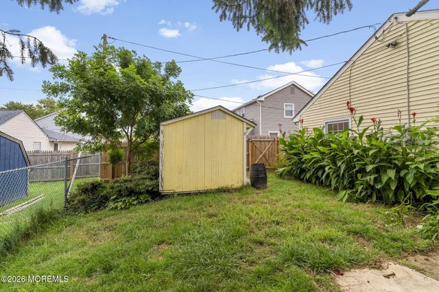 1 Madestone Lane, Willingboro, NJ 08046