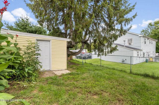 1 Madestone Lane, Willingboro, NJ 08046
