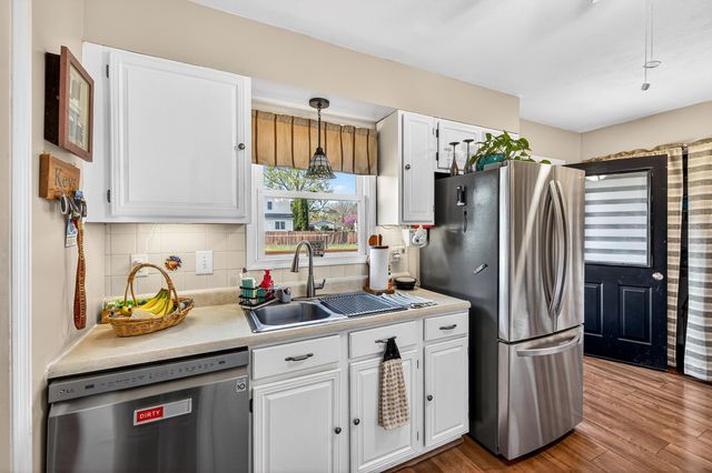 605 16TH ST, Grottoes, VA 24441