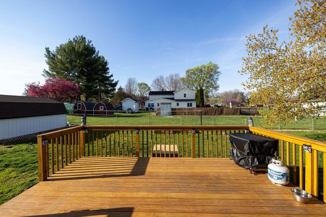 605 16TH ST, Grottoes, VA 24441