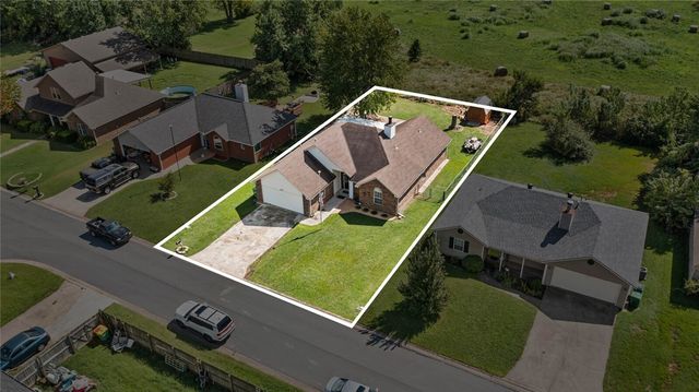 397 Thompson Street, Centerton, AR 72719