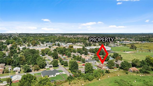 397 Thompson Street, Centerton, AR 72719