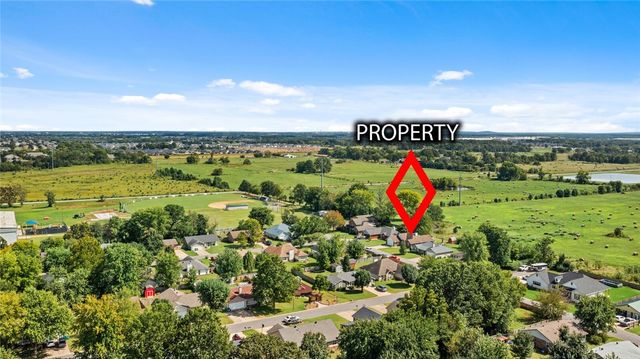 397 Thompson Street, Centerton, AR 72719