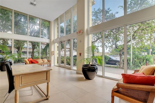 1350 NW 8th Ct B1-5, Miami, FL 33136