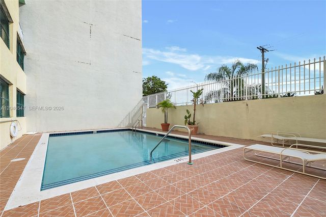 1350 NW 8th Ct B1-5, Miami, FL 33136