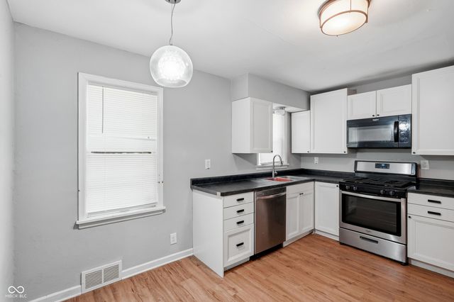 740 1st Avenue NE, Carmel, IN 46032