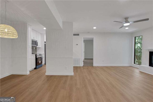 122 Tuxworth Circle, Decatur, GA 30033